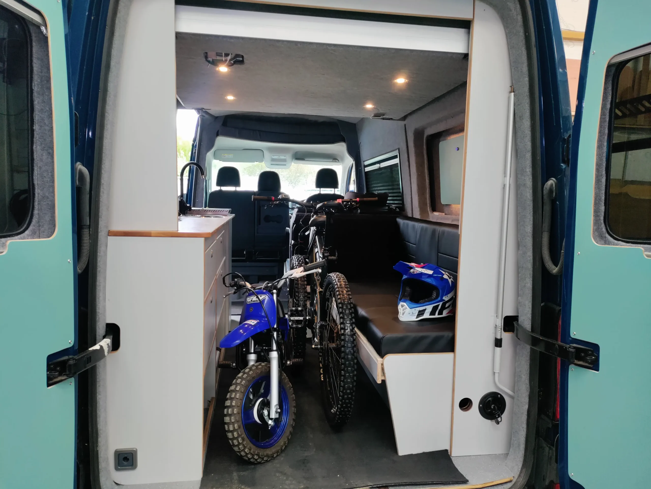 bikes-in-the-back-vw-crafter